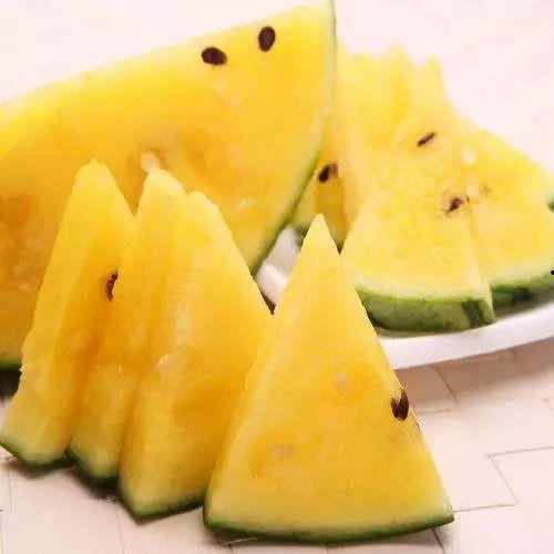 华人在线吃瓜黑,吃瓜黑生成现象解析