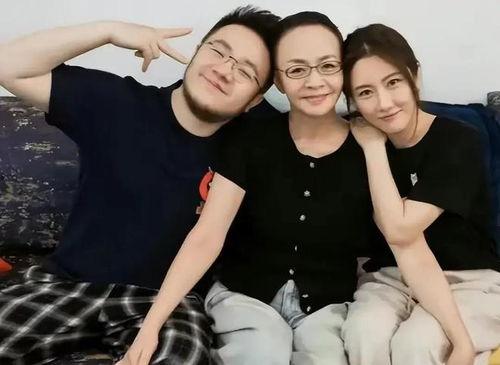 八卦主播专门爆料吃瓜男,吃瓜男生背后的秘密大曝光！